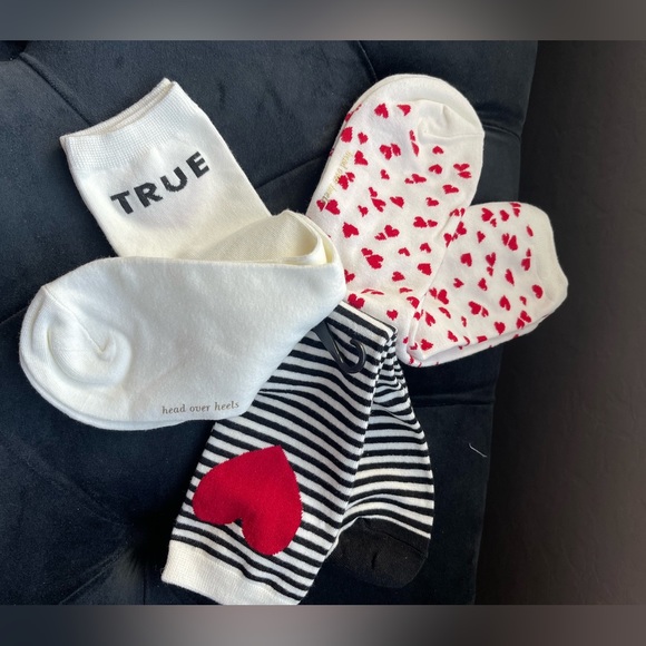 Kate ♠️ Spade new Valentine’s Day socks package.  Fits size women6-10 - Picture 5 of 5
